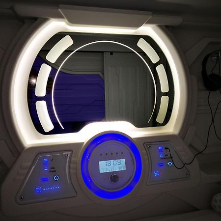 The Capsule Hotel كولمبو المظهر الخارجي الصورة